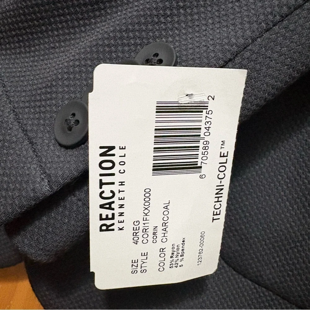 Kenneth Cole Men's Grey Textured Techni-Cole Two-Button Blazer 40 Reg NWT - Picture 5 of 7
